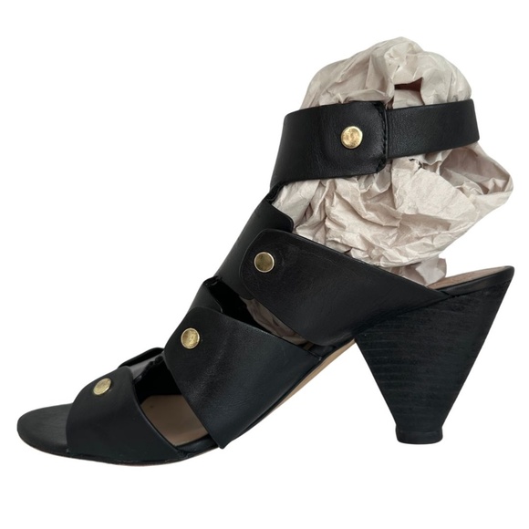 Vince Camuto - Picture 3 of 12